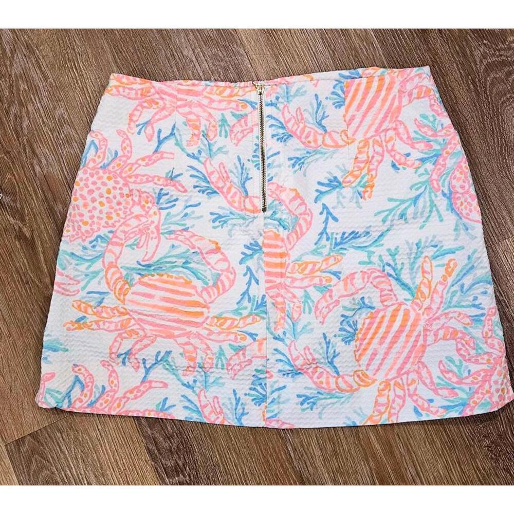 Lilly Pullitzer Skort with Colorful Crab and Coral Print-Size 6 - Picture 2 of 8